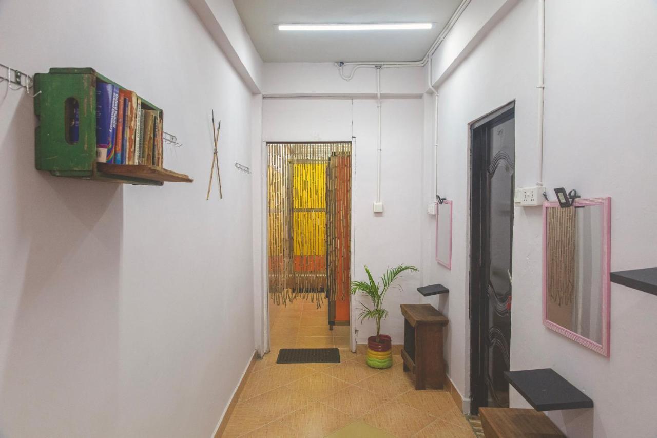 African Vibrations Hostel Osu Аккра Экстерьер фото
